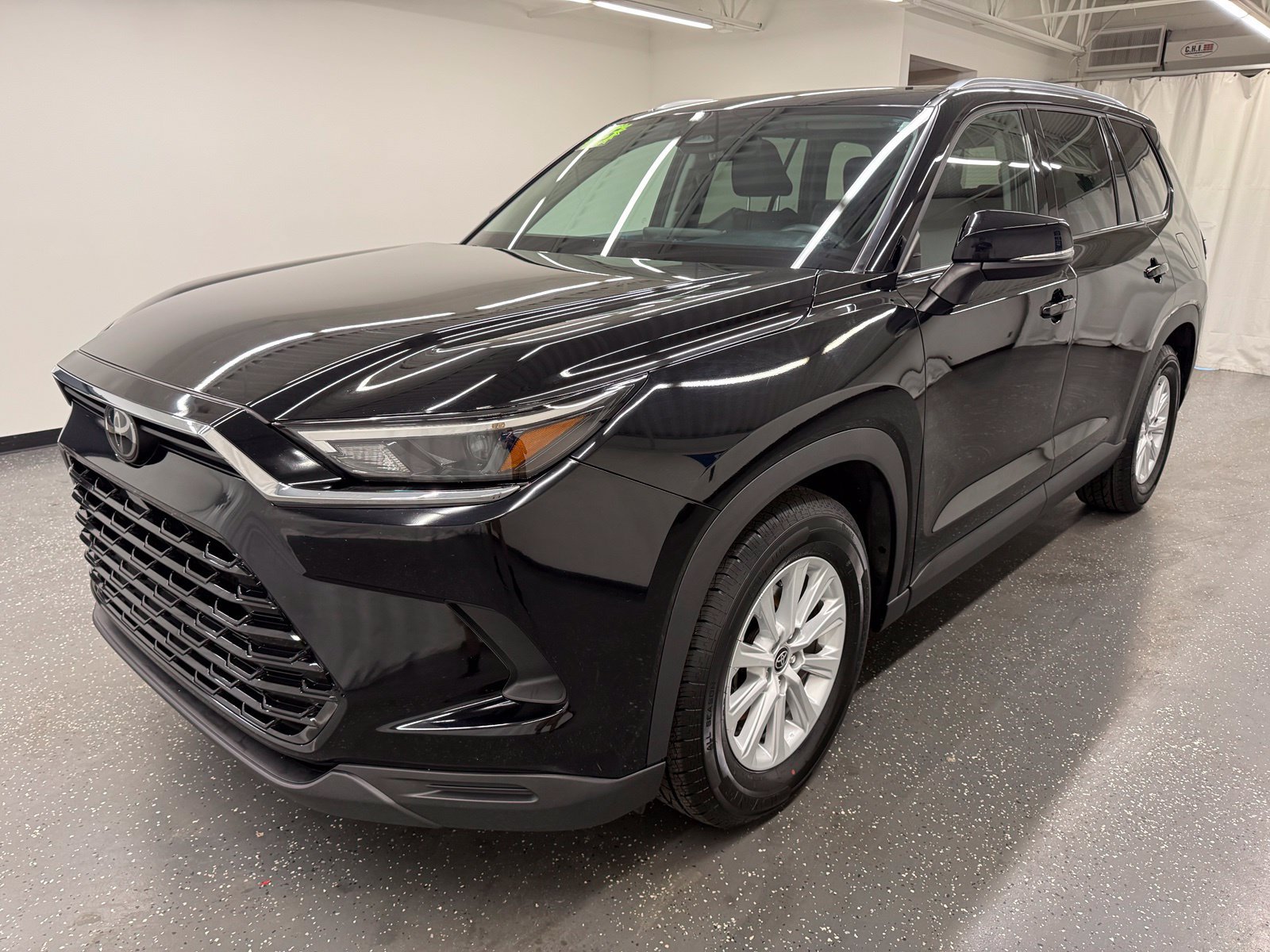 Used 2025 Toyota Grand Highlander AWD image 4