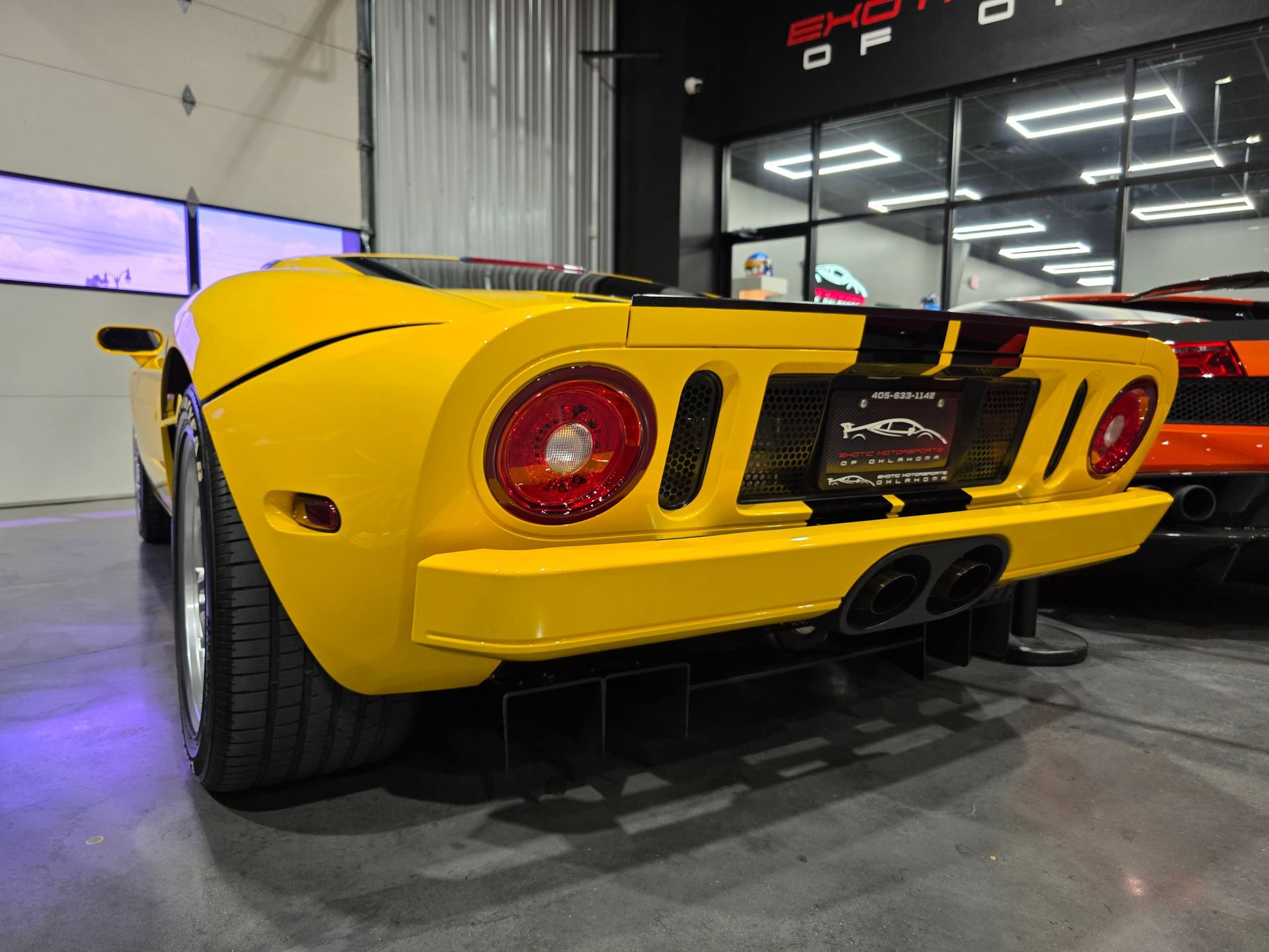 Used 2005 Ford GT RWD image 37