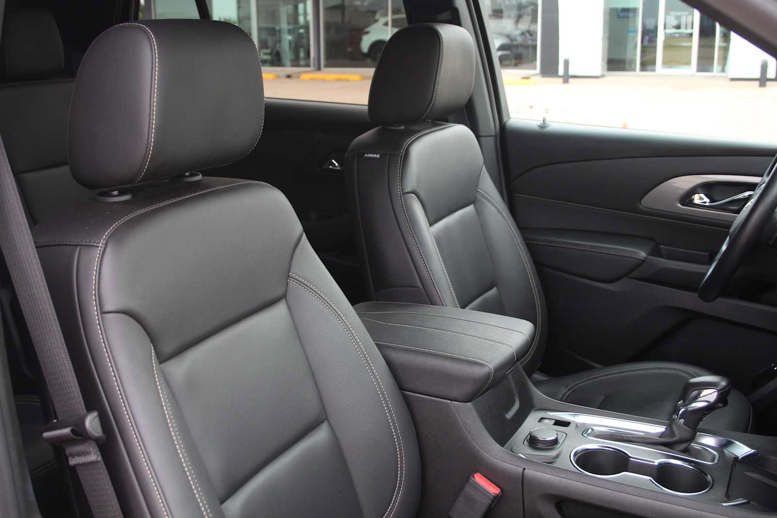 Used 2023 Chevrolet Traverse LT FWD image 19