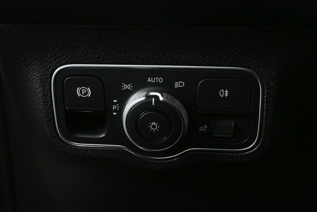 Certified 2023 Mercedes-Benz GLB 250 image 9