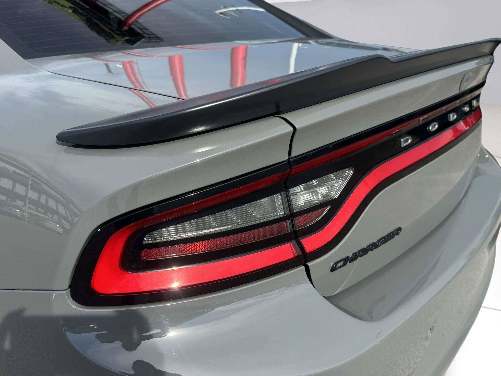 Used 2018 Dodge Charger SXT RWD image 14