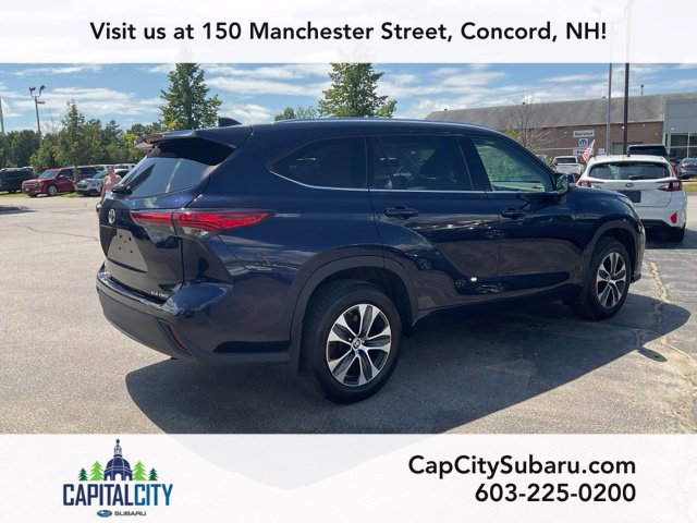 Used 2020 Toyota Highlander XLE AWD/4WD image 6