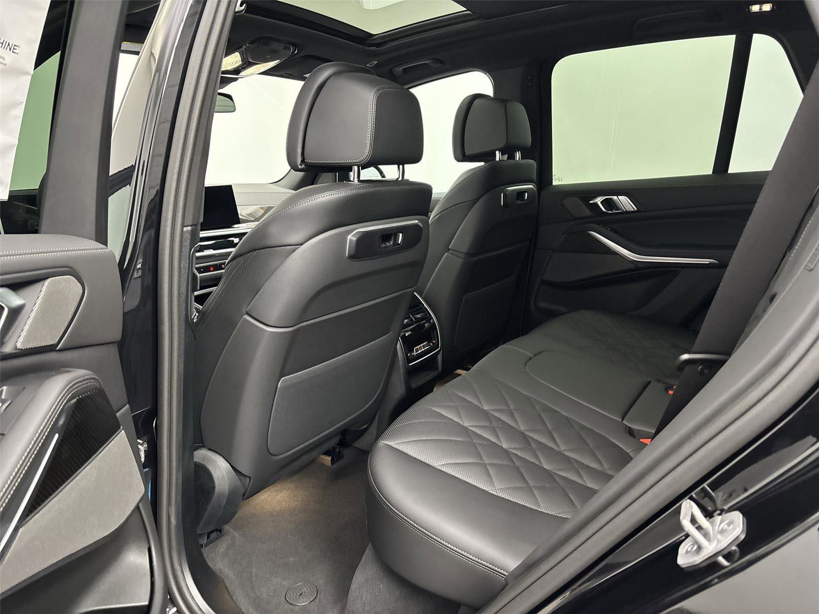 New 2026 BMW X5 M60i w/ Climate Comfort Package image 29