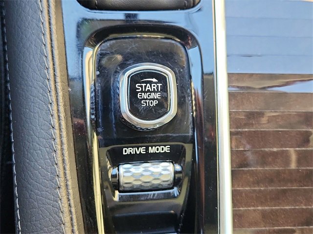 Used 2019 Volvo XC90 T6 Momentum w/ Advanced Package image 17