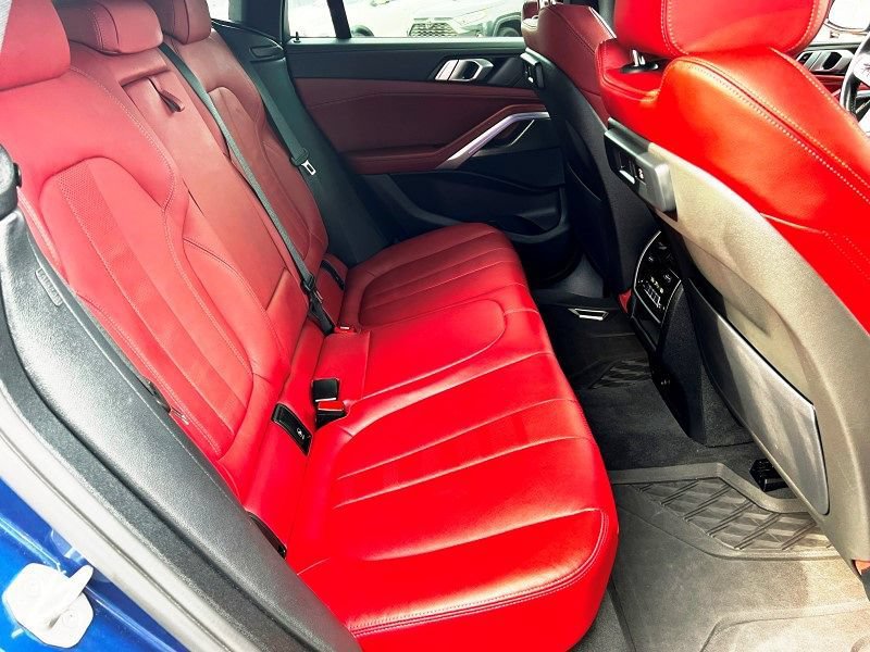 Used 2022 BMW X6 xDrive40i w/ M Sport Package AWD/4WD image 18