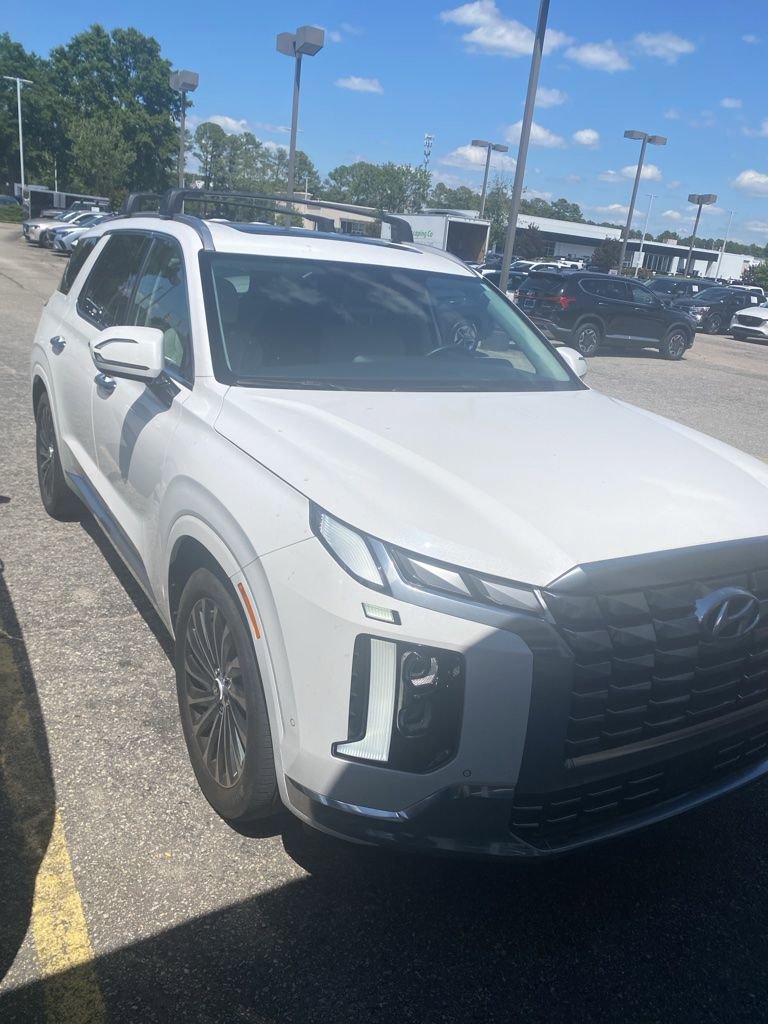Used 2023 Hyundai Palisade Calligraphy AWD/4WD image 2