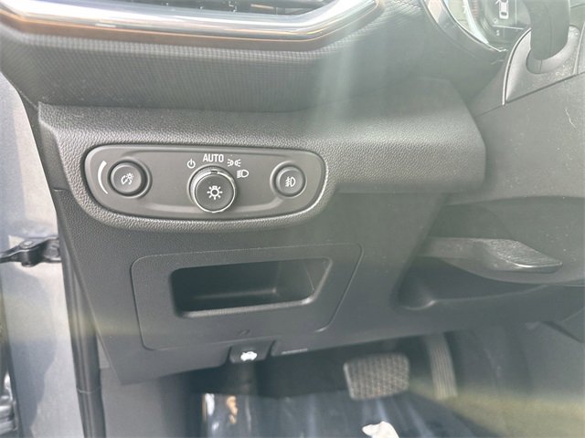 Used 2022 Chevrolet TrailBlazer ACTIV w/ Sun and Liftgate Package image 28