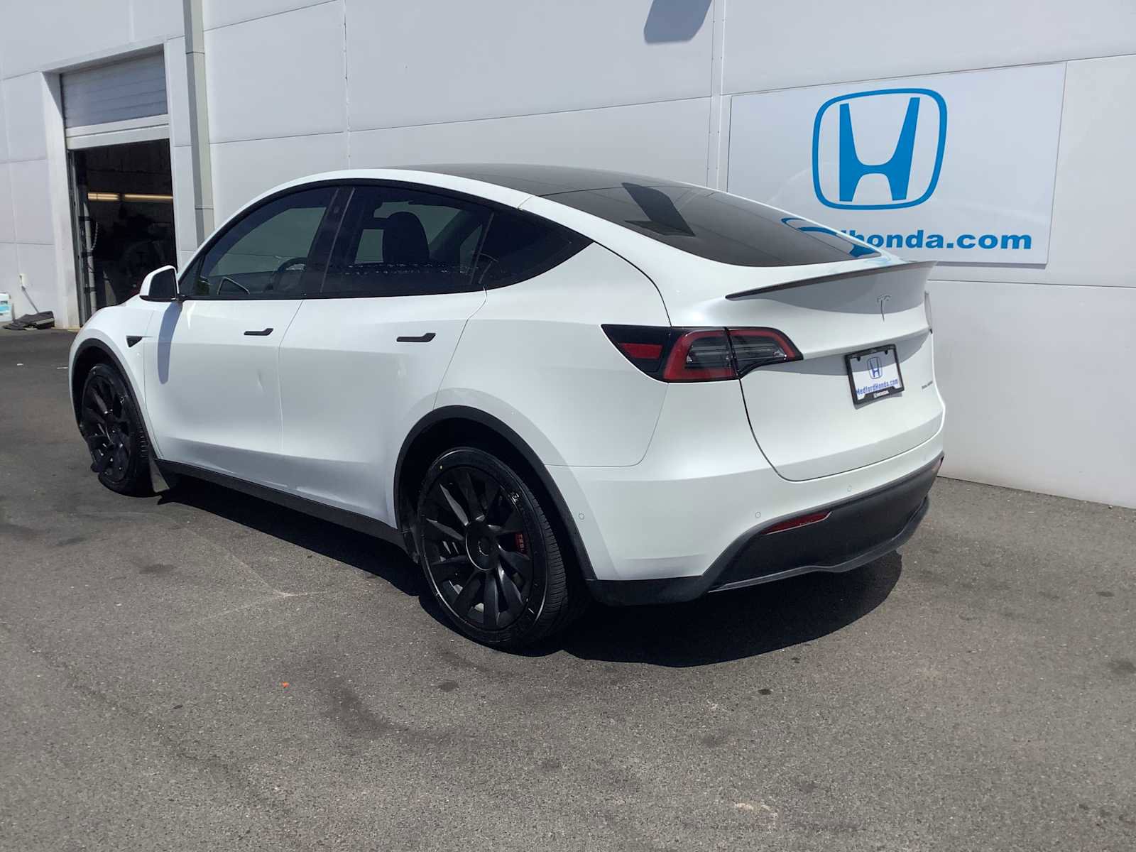 Used 2022 Tesla Model Y Long Range AWD/4WD image 4