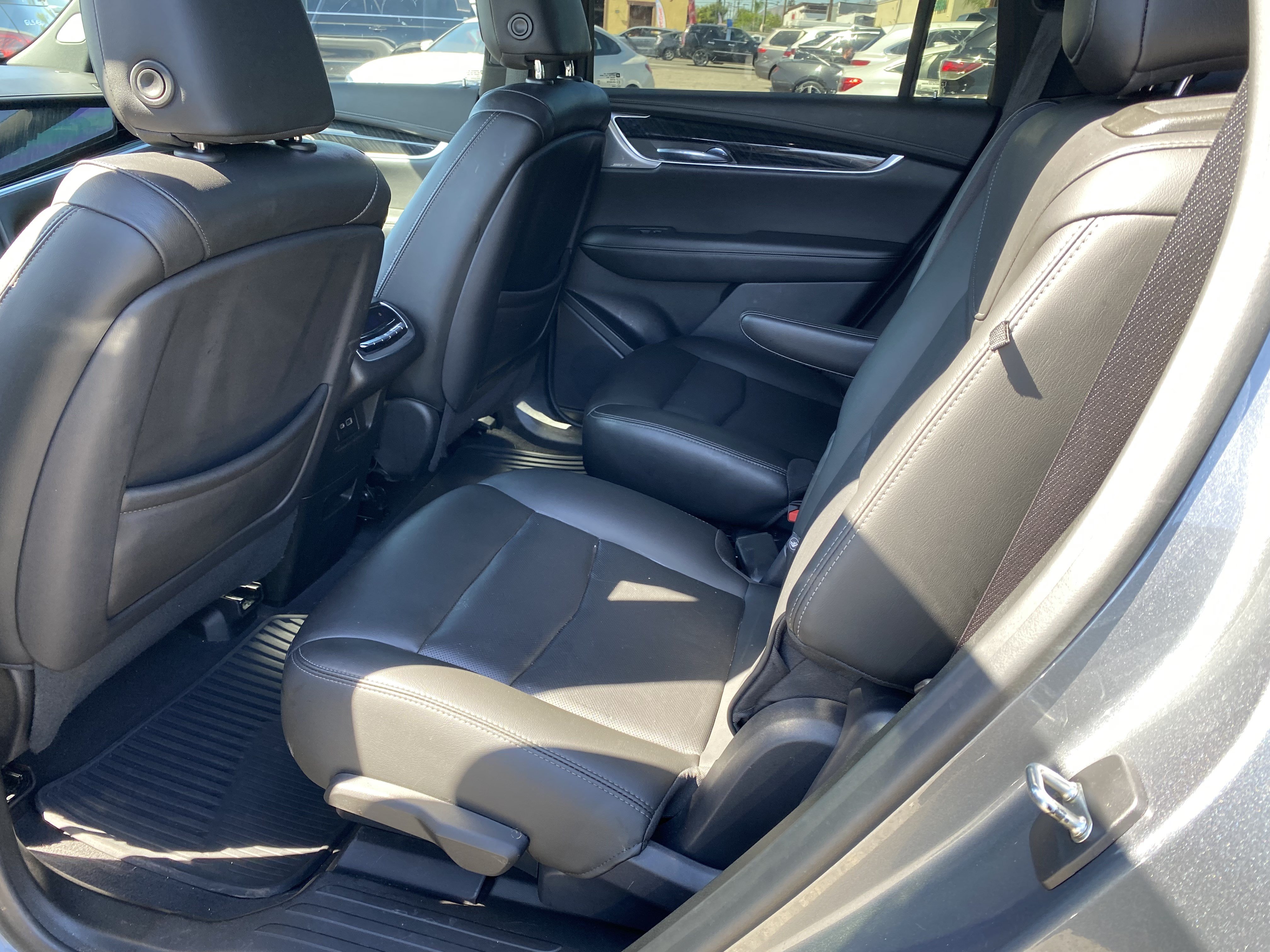 Used 2021 Cadillac XT6 Premium Luxury AWD/4WD image 17
