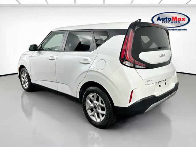 Used 2024 Kia Soul LX w/ Option Group 015 FWD image 5
