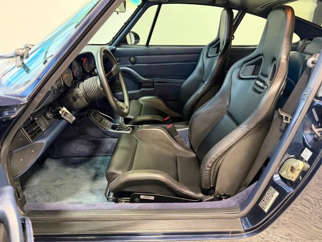 Used 1995 Porsche 911 Carrera RWD image 20