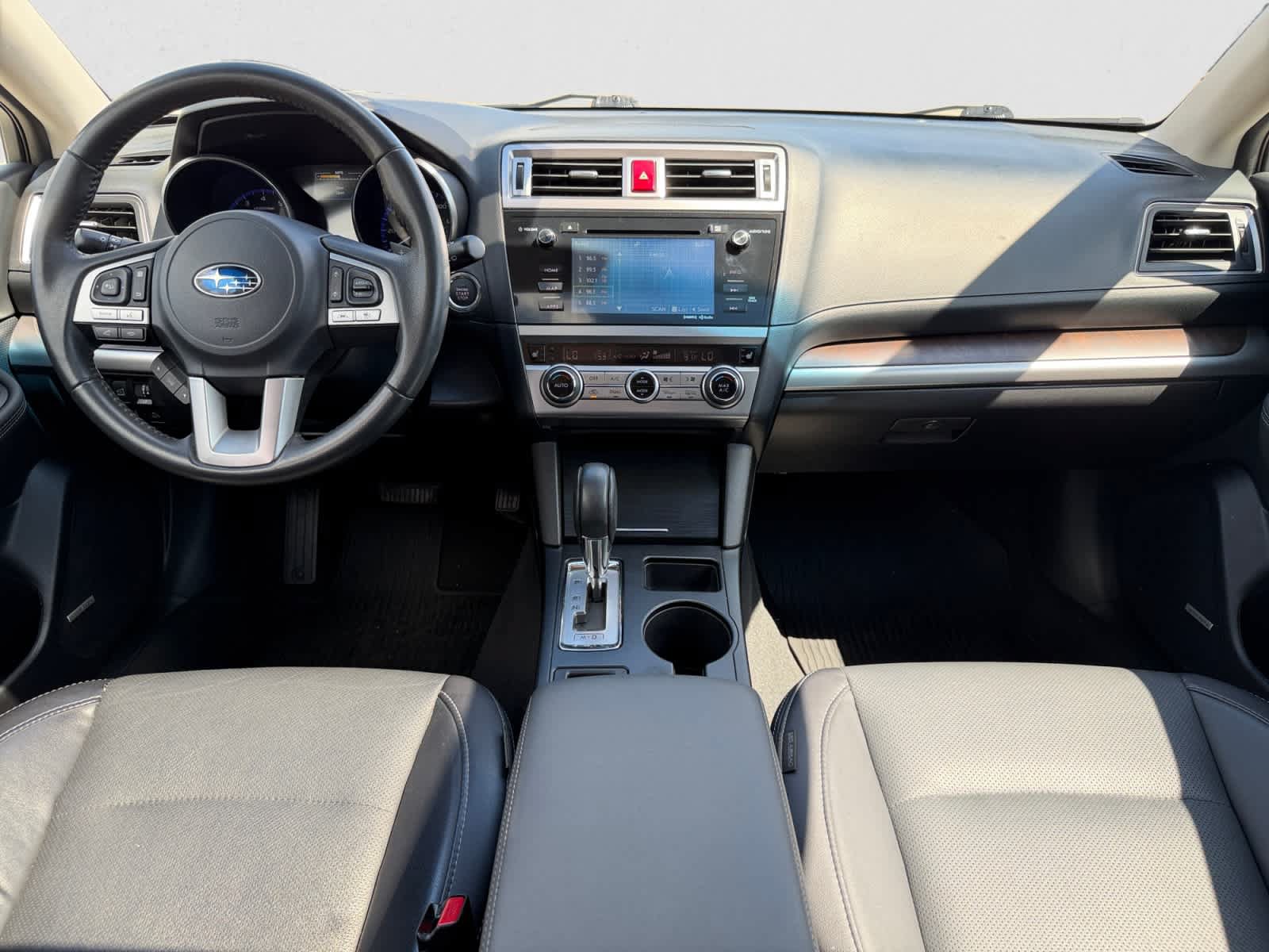 Used 2017 Subaru Outback 2.5i Limited AWD/4WD image 12