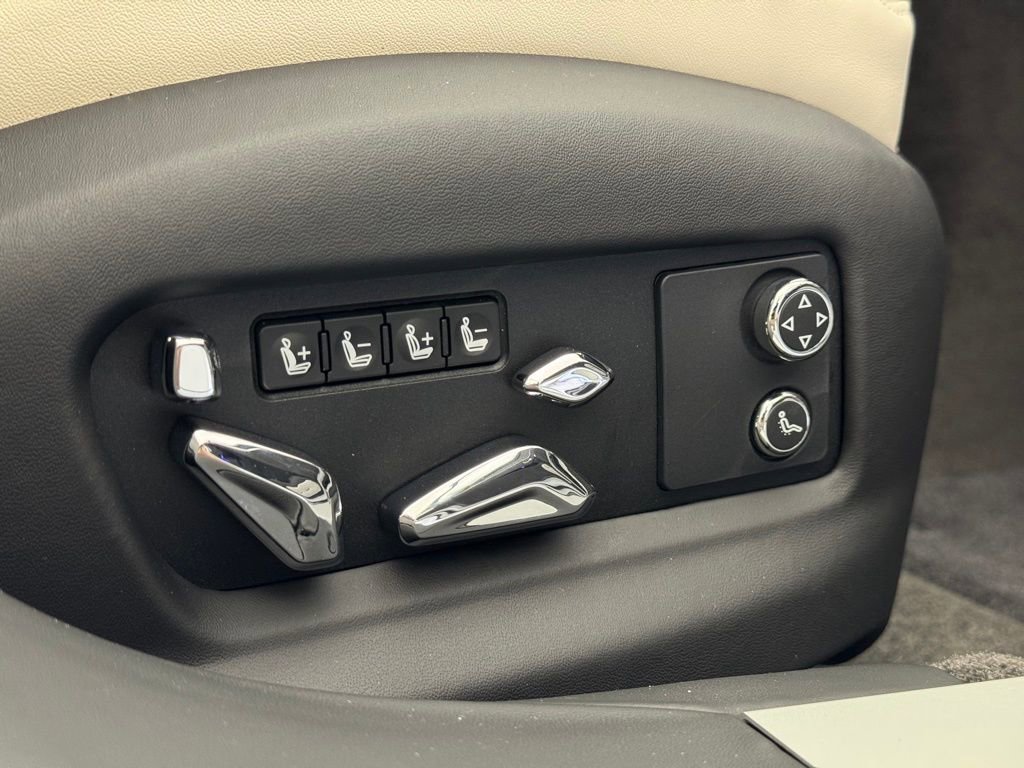 New 2026 Bentley Flying Spur Plug-In Hybrid image 68