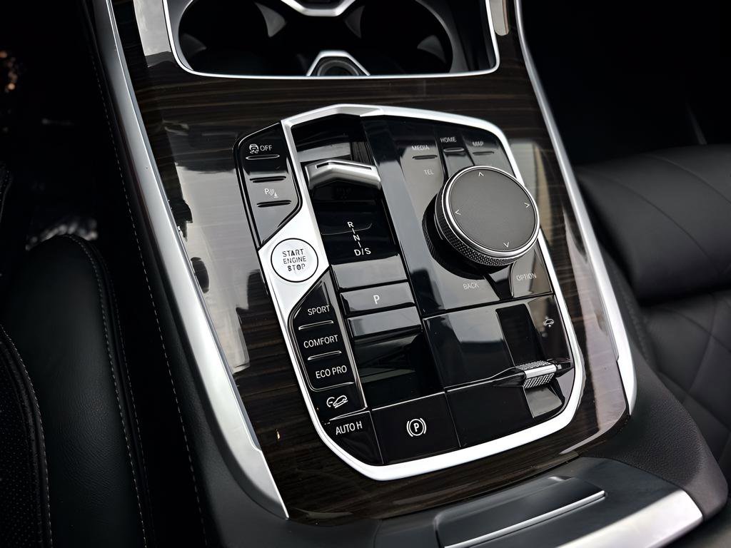 Used 2024 BMW X7 xDrive40i image 15