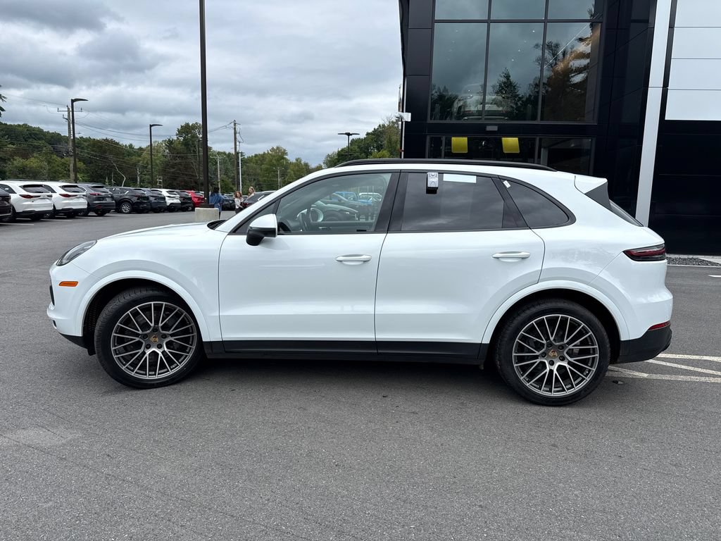 Used 2023 Porsche Cayenne S AWD/4WD image 2