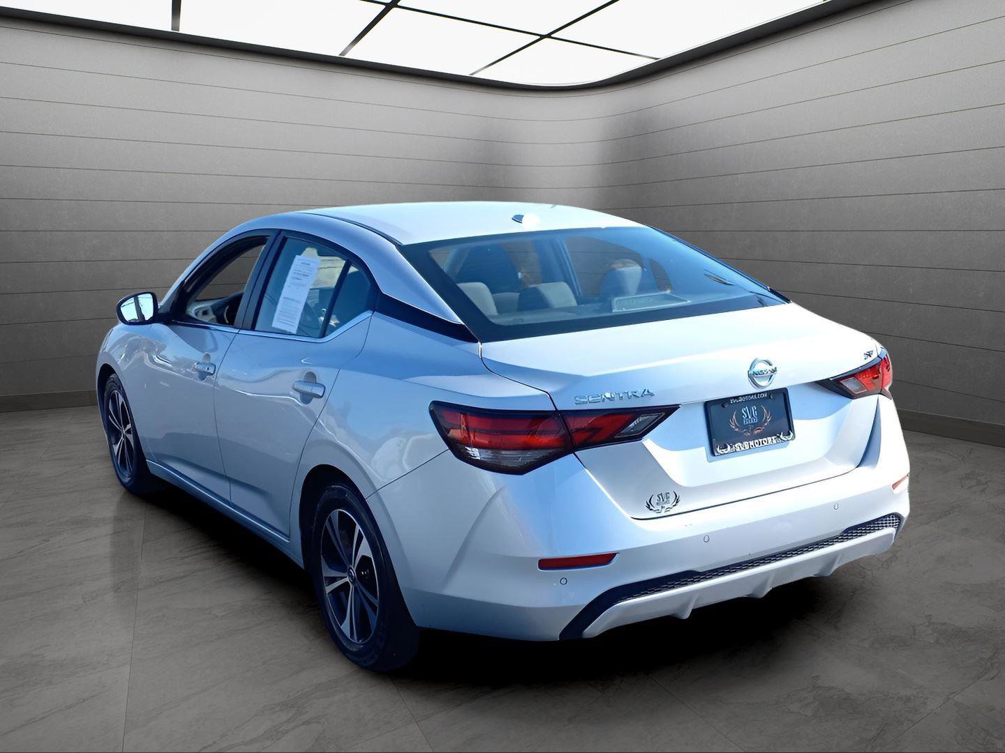 Used 2023 Nissan Sentra SV image 3