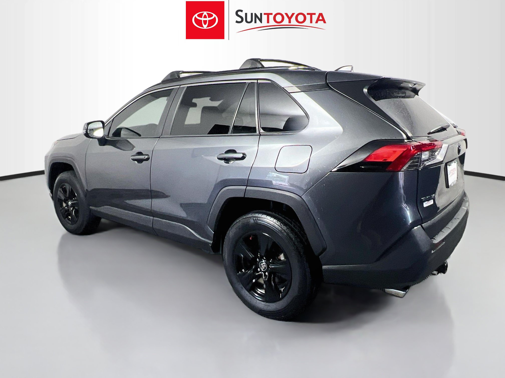 Used 2019 Toyota RAV4 XLE w/ Convenience Package FWD image 6