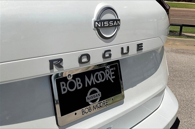 New 2026 Nissan Rogue SV image 8