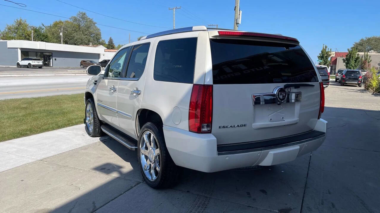 Used 2007 Cadillac Escalade AWD w/ Information Package image 7