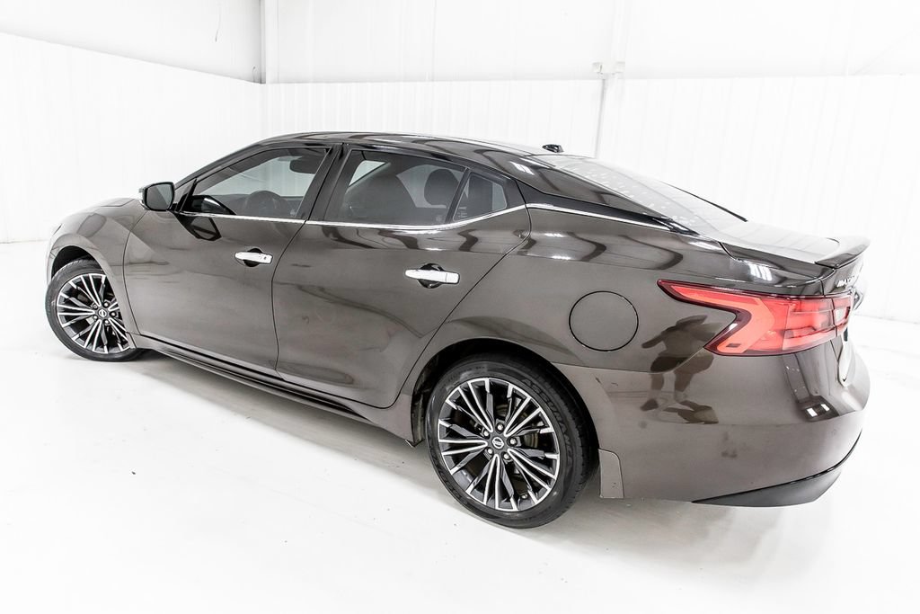 Used 2017 Nissan Maxima Platinum w/ Medallion Package FWD image 4