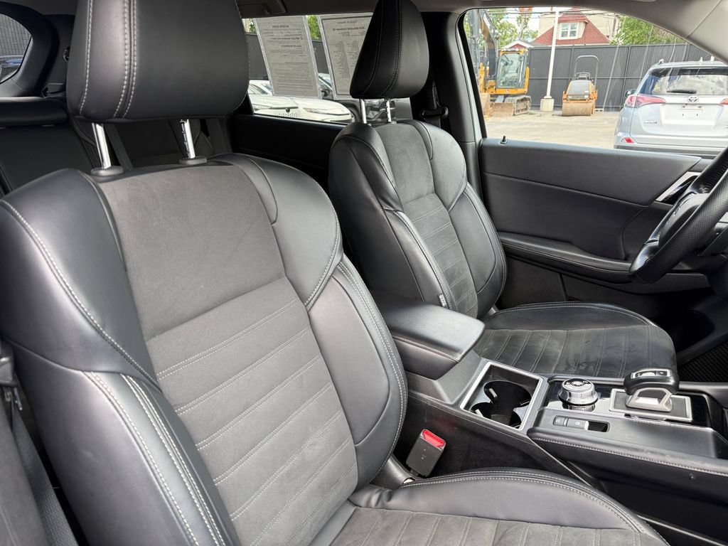 Used 2024 Mitsubishi Outlander SE AWD/4WD image 18