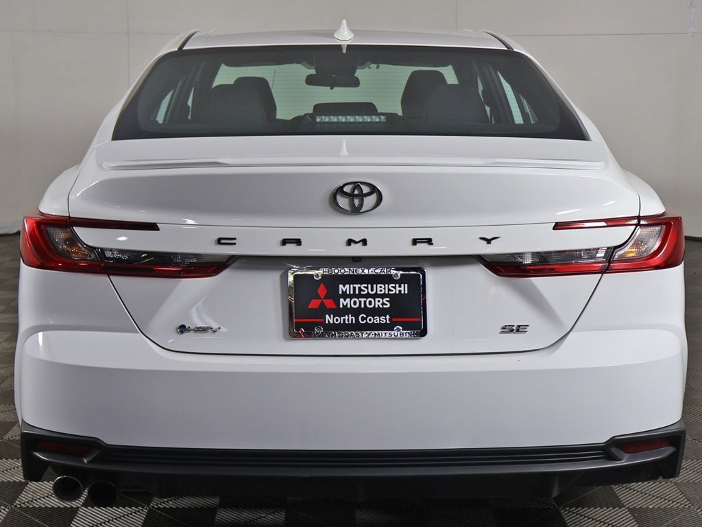 Used 2025 Toyota Camry SE image 10