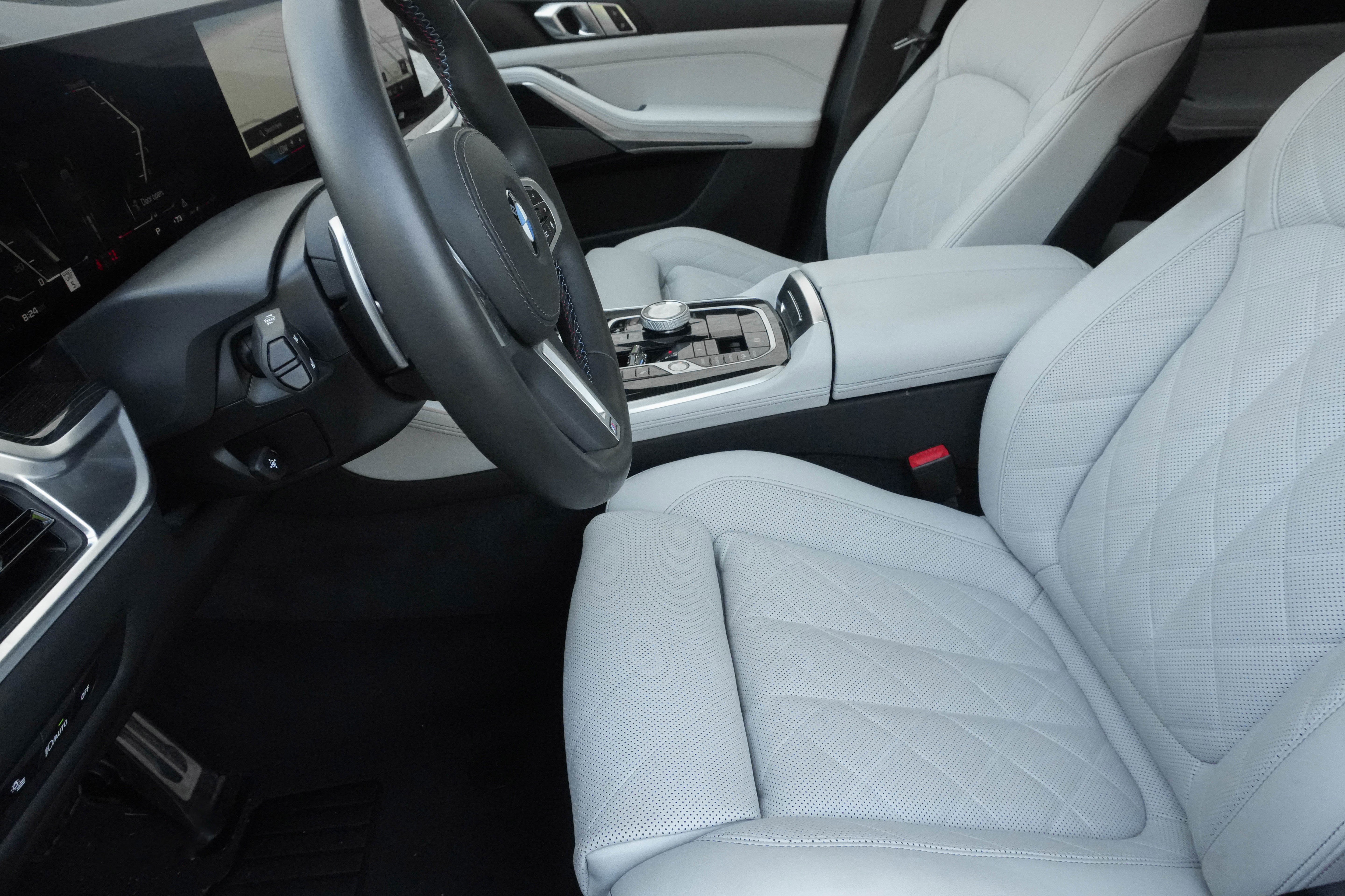 Certified 2026 BMW X5 M60i AWD/4WD image 12