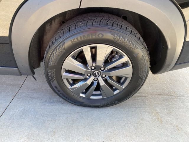 Used 2024 Nissan Pathfinder SV image 13