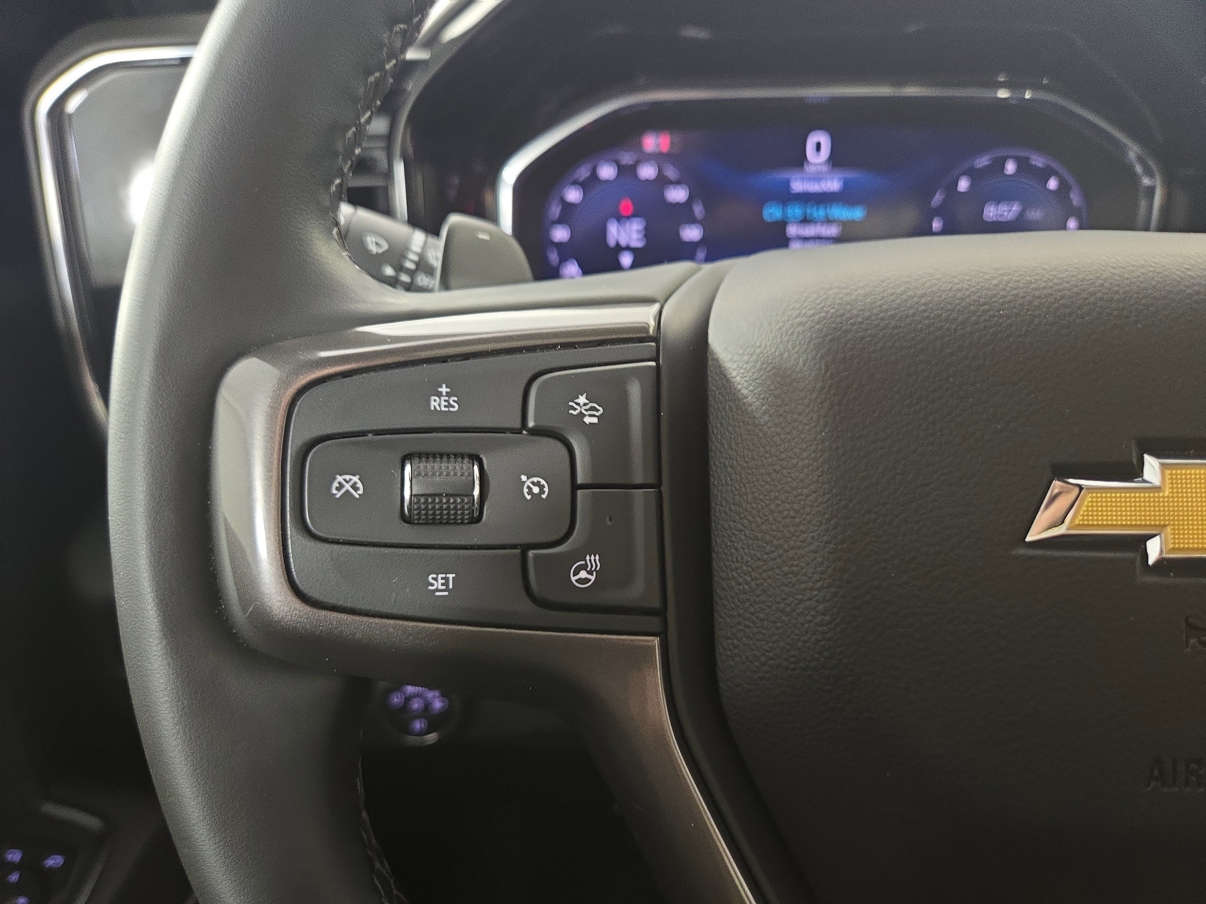 Certified 2025 Chevrolet Silverado 1500 High Country w/ Technology Package AWD/4WD image 15