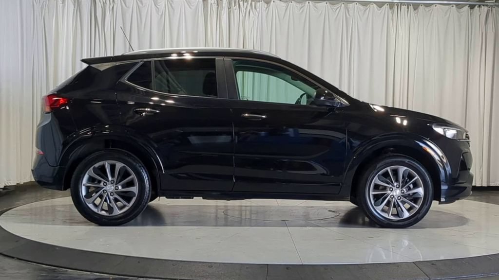 Used 2023 Buick Encore GX Select w/ Sport Touring Package AWD/4WD image 9
