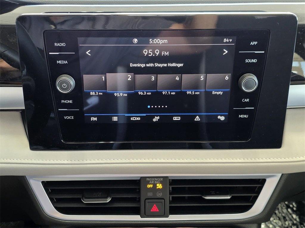 New 2025 Volkswagen Taos SE image 12