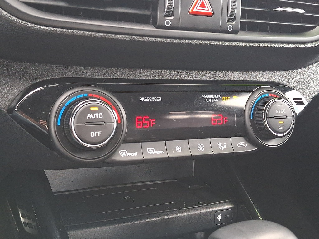 Certified 2023 Kia Forte GT FWD image 17