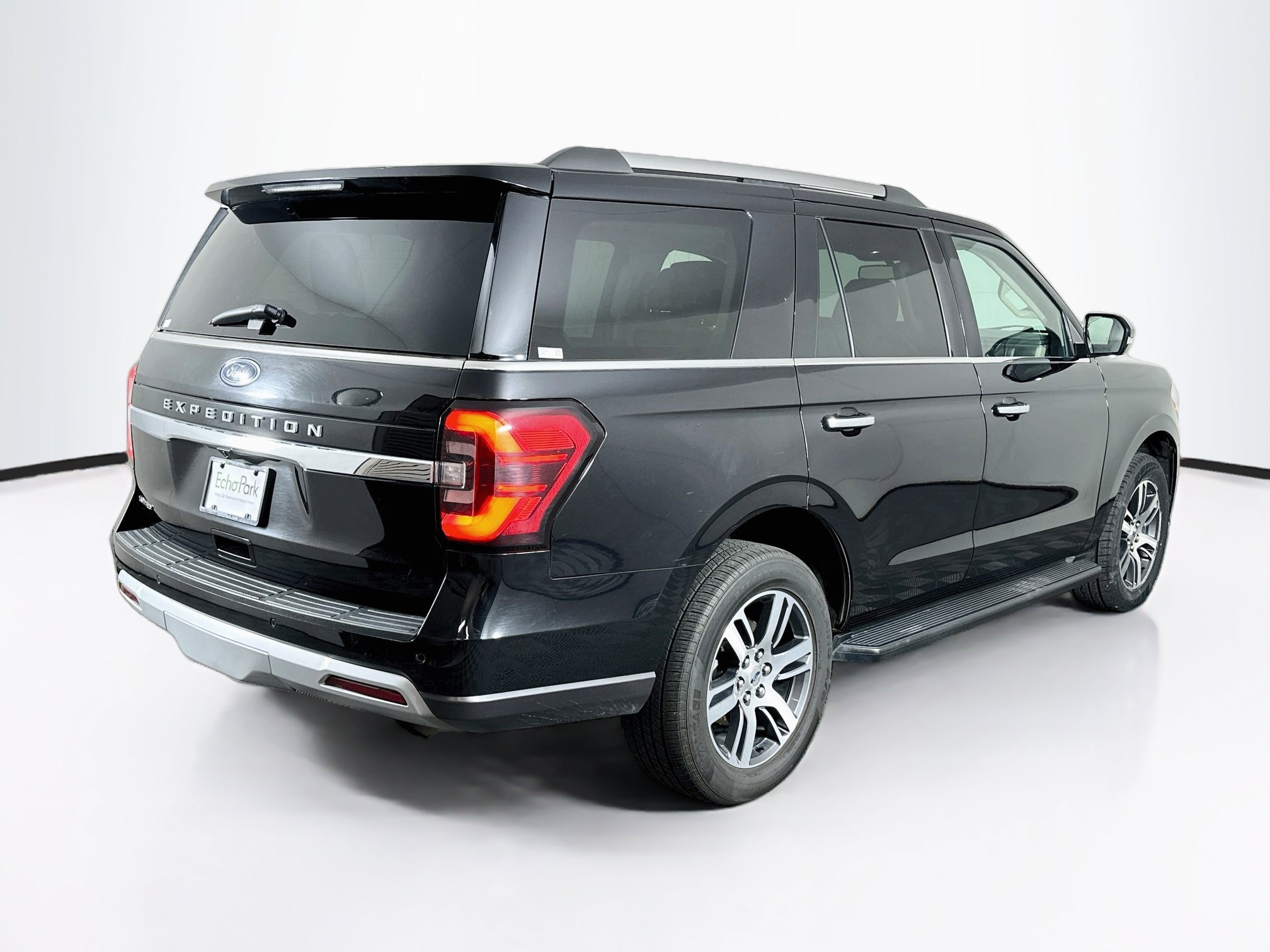 Used 2024 Ford Expedition Limited AWD/4WD image 9