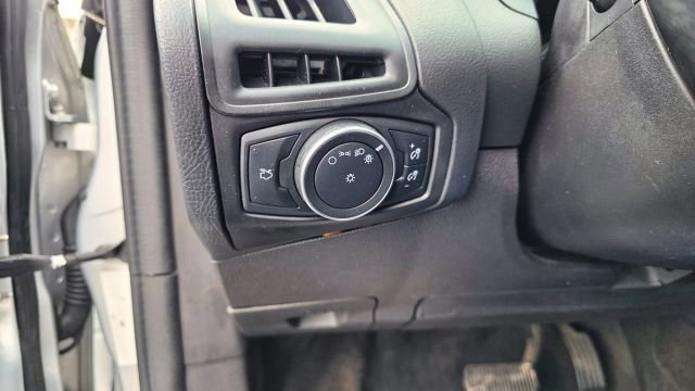 Used 2018 Ford Focus SE image 23