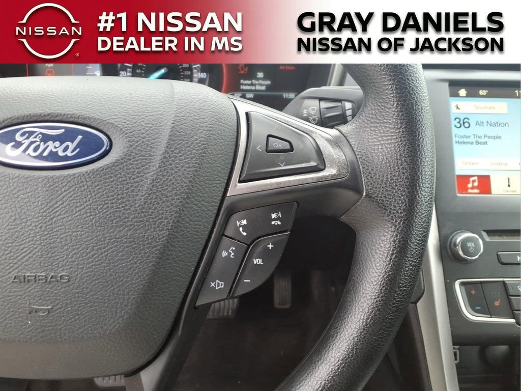 Used 2018 Ford Fusion SE w/ Fusion SE Technology Package FWD image 14