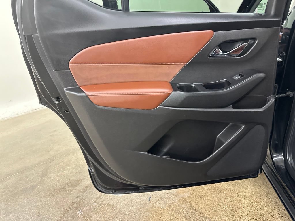 Used 2018 Chevrolet Traverse High Country AWD/4WD image 31
