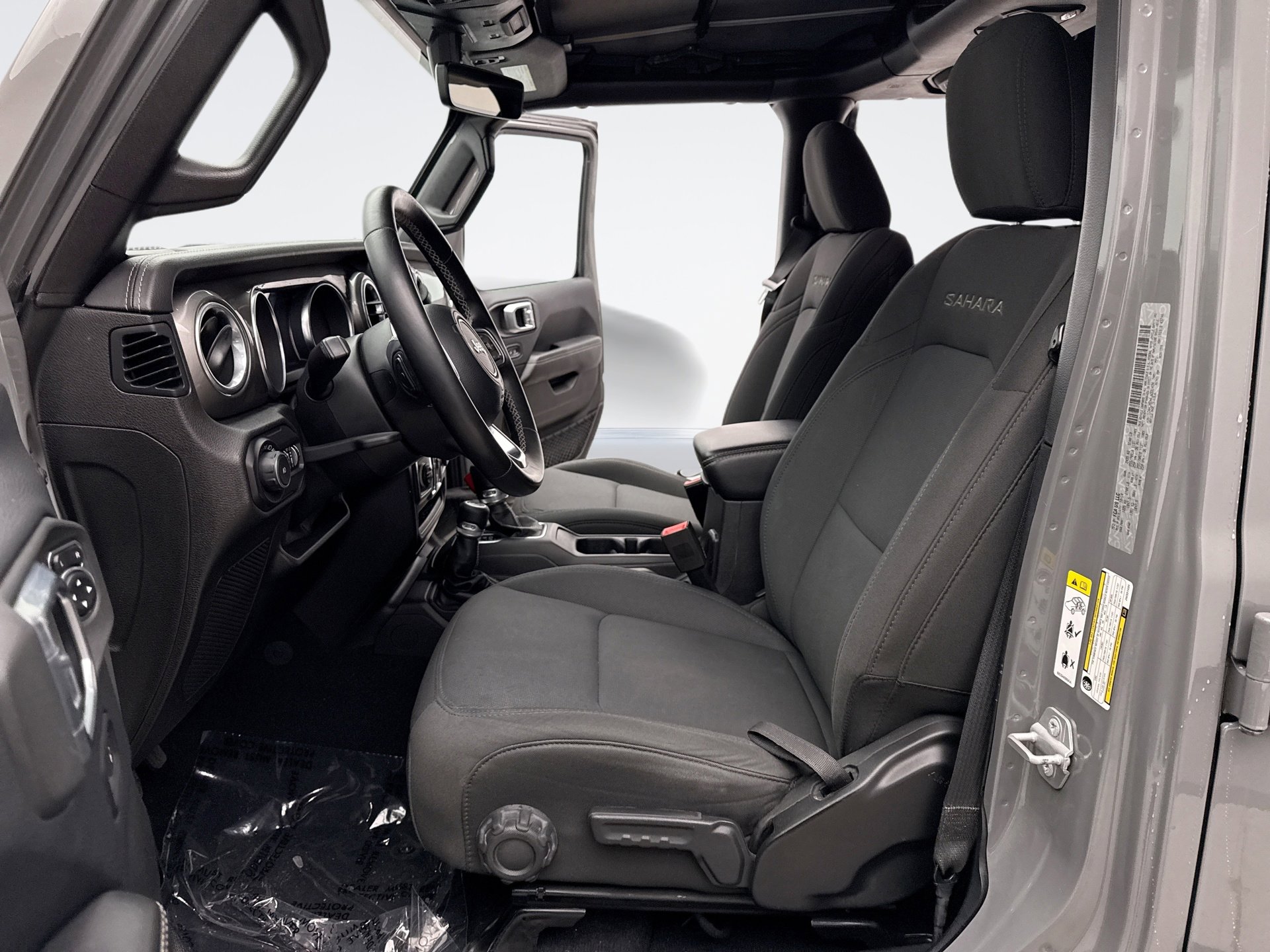 Used 2018 Jeep Wrangler Unlimited Sahara image 11