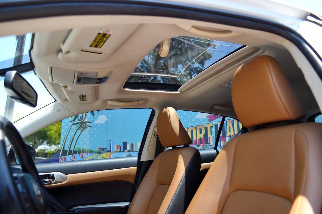 Used 2015 Lexus CT 200h FWD image 21