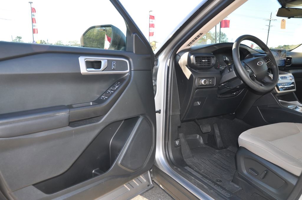 Used 2021 Ford Explorer Base image 11