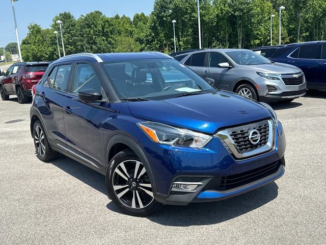 Used 2019 Nissan Kicks SR w/ SR Premium Package FWD image 2
