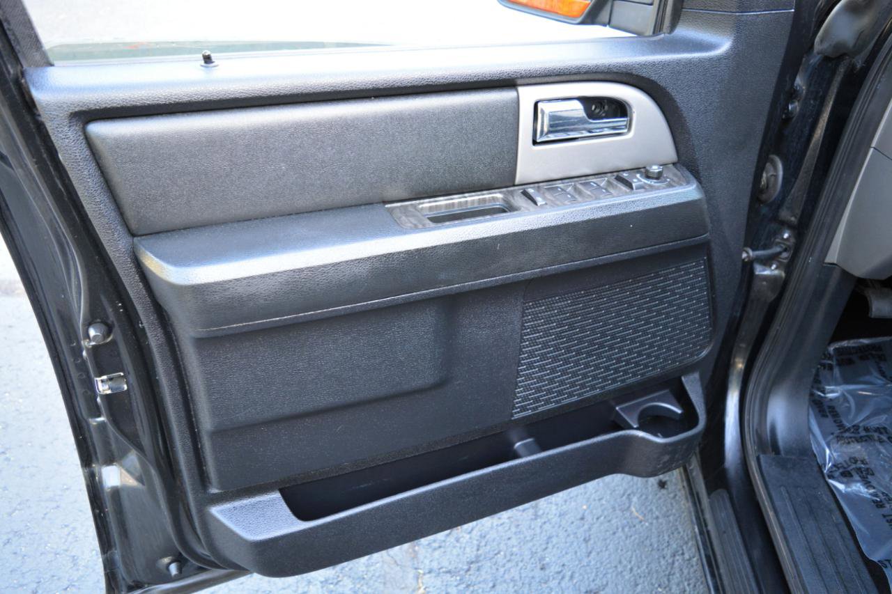 Used 2015 Ford Expedition Limited w/ Equipment Group 301A AWD/4WD image 10