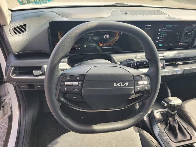 Used 2025 Kia K4 LXS image 30