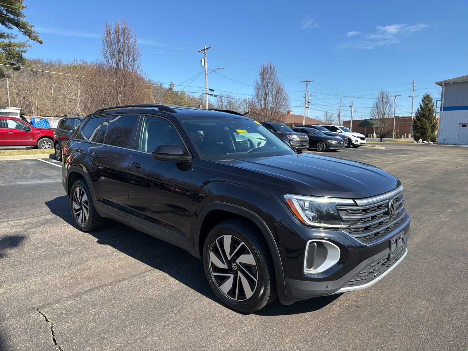 Used 2025 Volkswagen Atlas SE AWD/4WD image 7