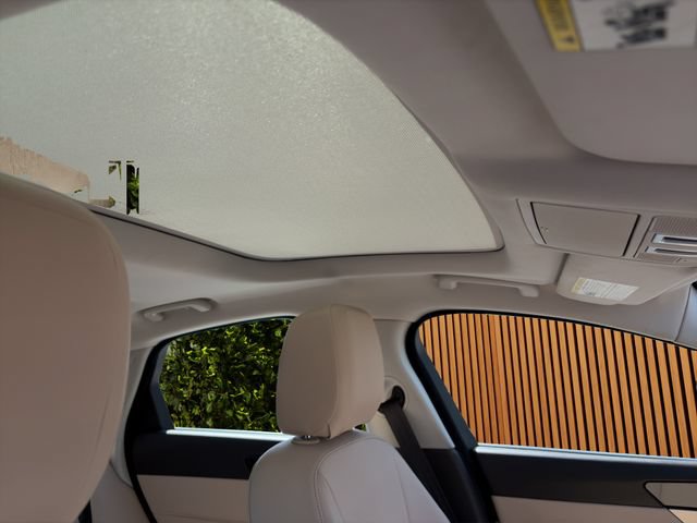 Used 2017 Jaguar XF Premium AWD/4WD image 5