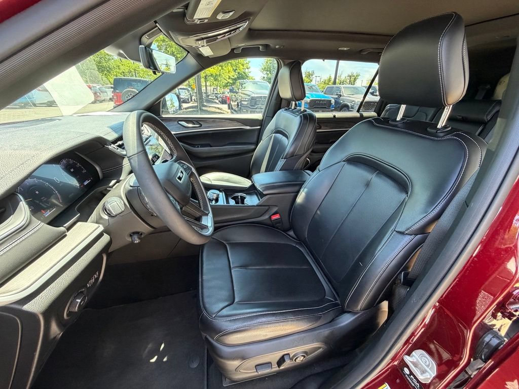 Certified 2024 Jeep Grand Cherokee L Limited w/ Luxury Tech Group II AWD/4WD image 23