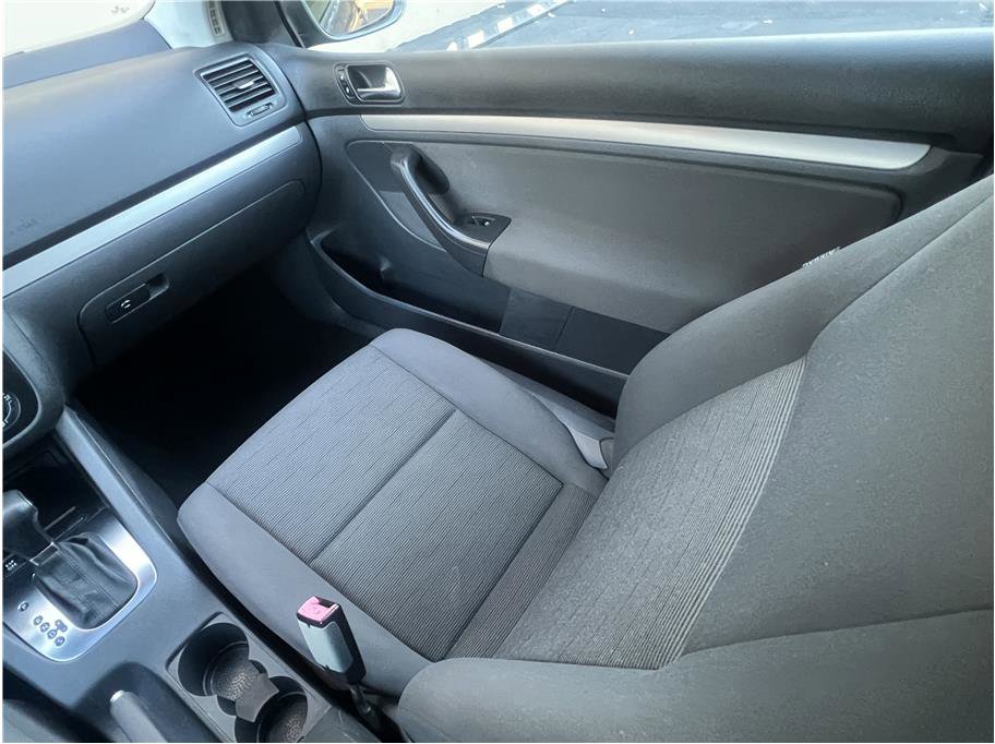 Used 2009 Volkswagen Rabbit S image 33