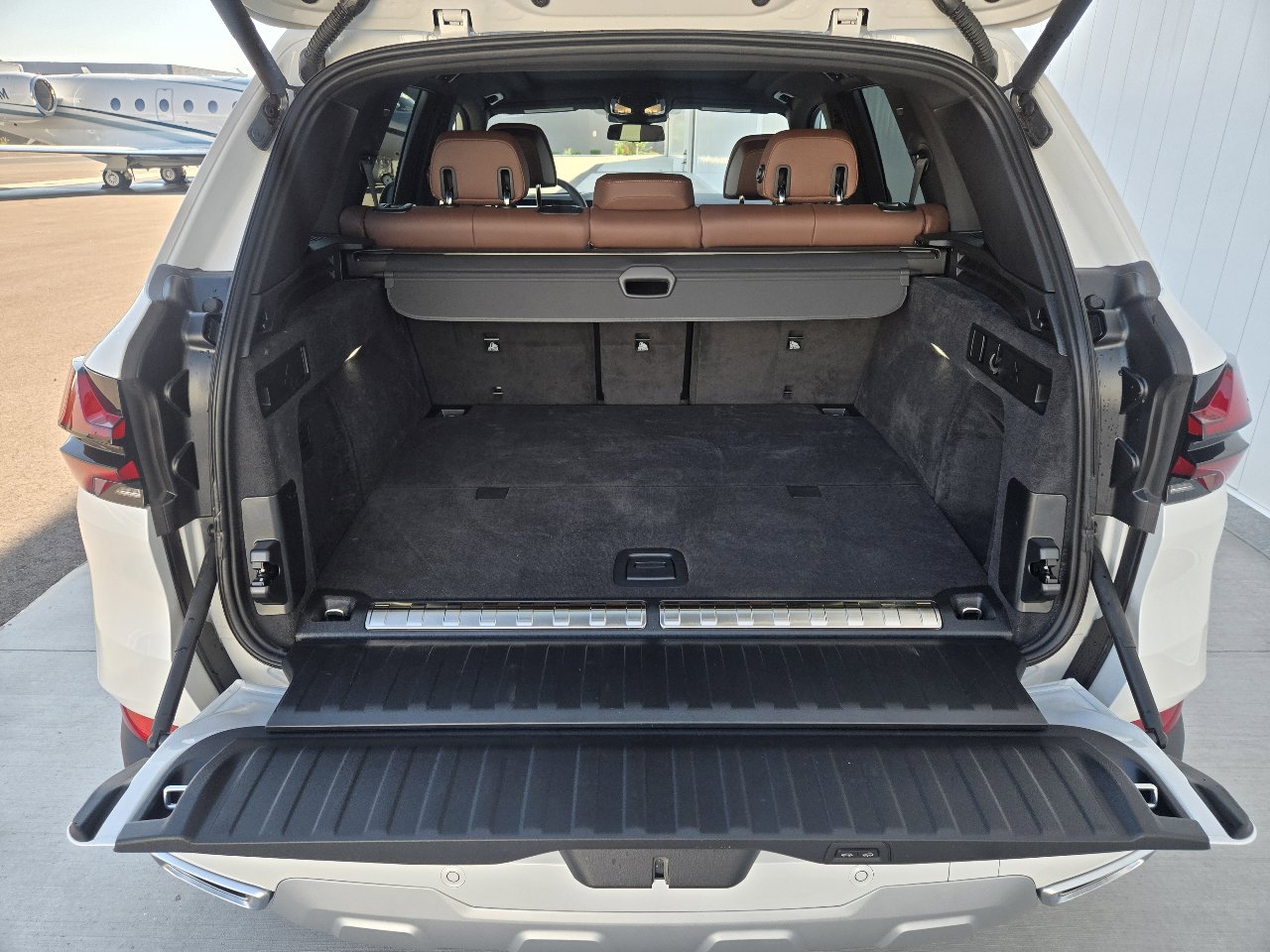 Used 2026 BMW X5 xDrive50e w/ Climate Comfort Package image 38