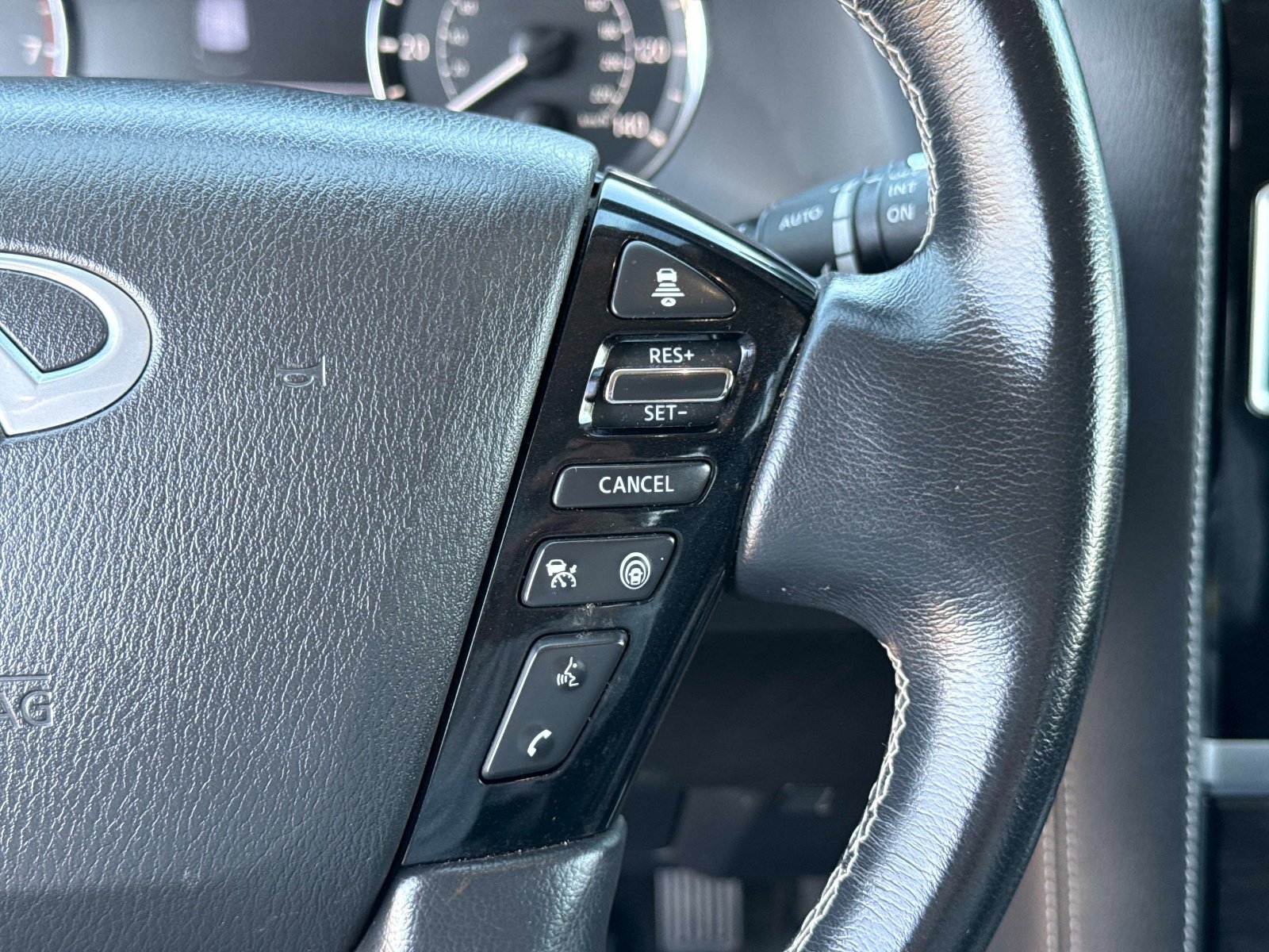 Used 2022 INFINITI QX80 Luxe AWD/4WD image 30