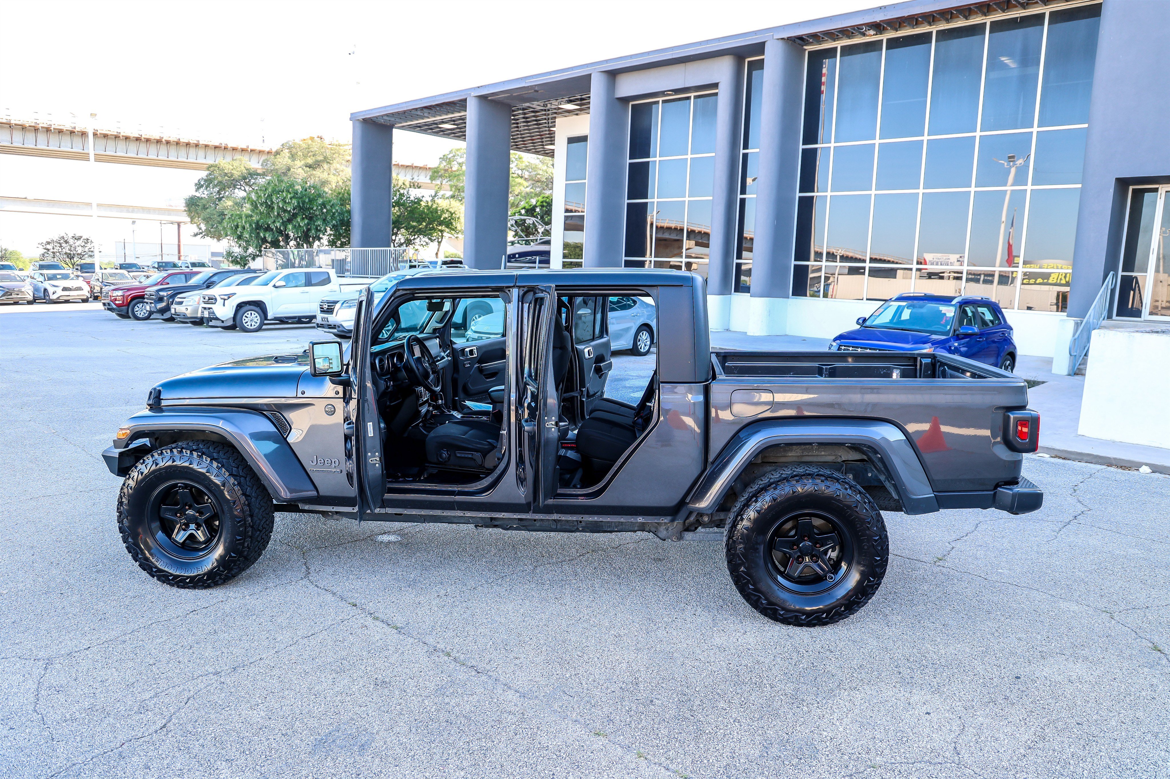 Used 2021 Jeep Gladiator Sport w/ Quick Order Package 26Q 80th AWD/4WD image 13