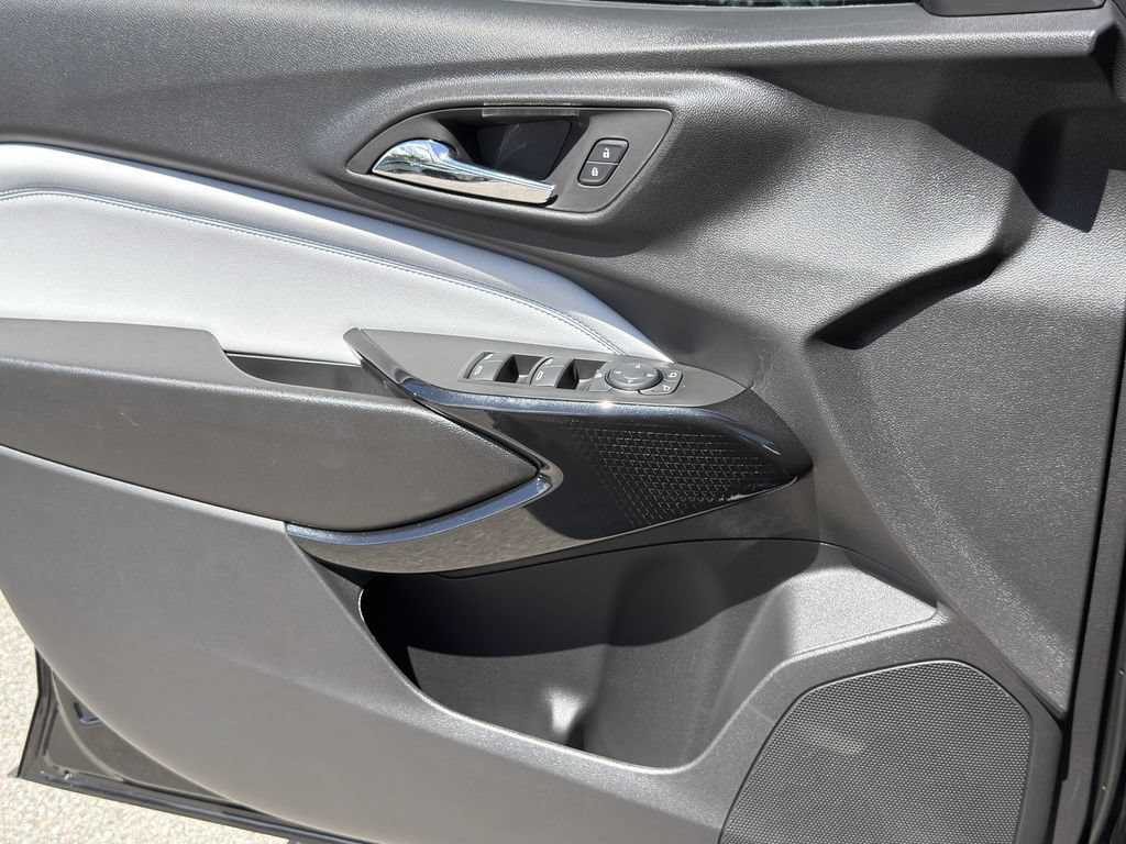 New 2026 Chevrolet Trax LT w/ Driver Confidence Package FWD image 22